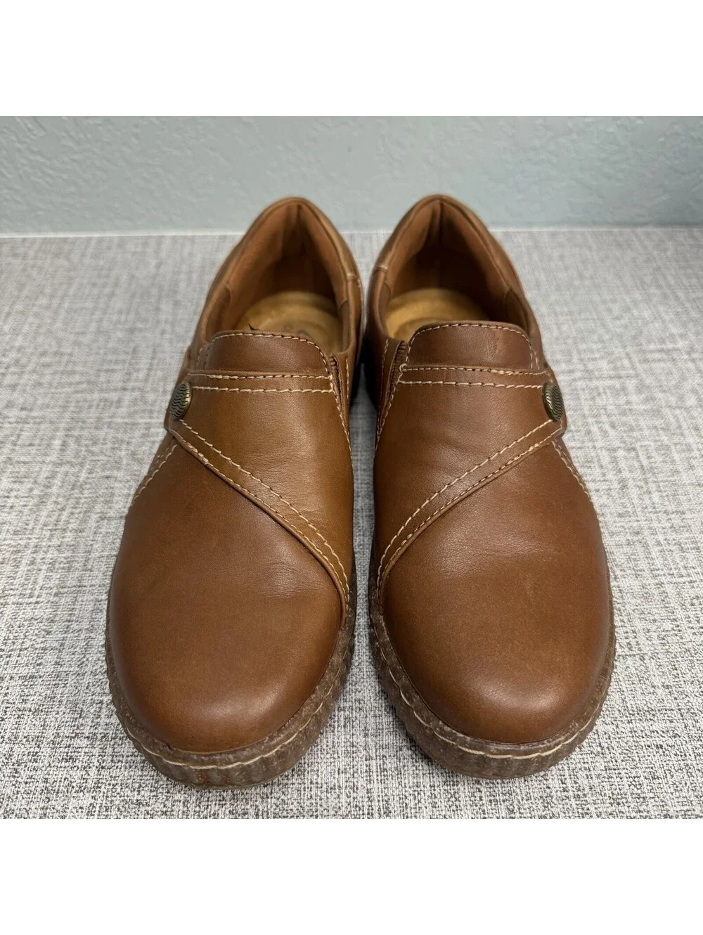 Clarks Shoes Women's Size 6.5M Brown Tan Leather Caroline Pearl Slip-Ons